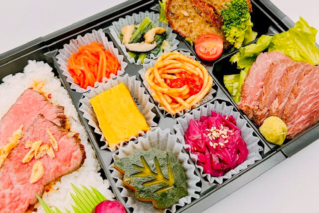 美味しい生活『肉食創色』-黒毛和牛ローストビーフ（牛ハラミ焼肉と国産牛のメンチカツ）