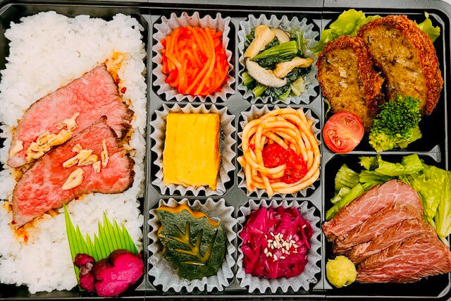 美味しい生活『肉食創色』-黒毛和牛ローストビーフ（牛ハラミ焼肉と国産牛のメンチカツ）
