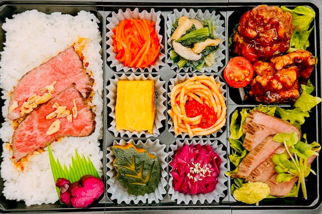 美味しい生活『肉食創色』-黒毛和牛ローストビーフ（黒毛和牛A5カルビと黒酢唐揚げ）