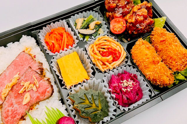 美味しい生活『肉食創色』-黒毛和牛ローストビーフ（大粒カキフライと黒酢唐揚げ）