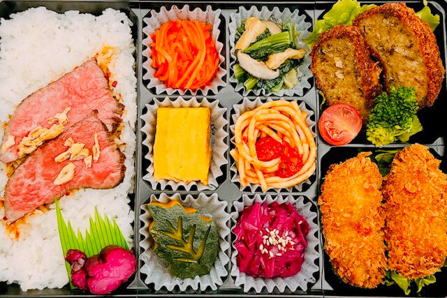 美味しい生活『肉食創色』-黒毛和牛ローストビーフ（大粒カキフライと国産牛のメンチカツ）