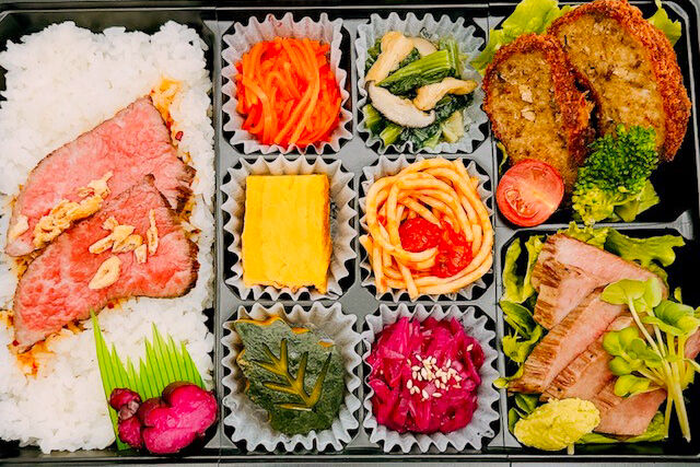 美味しい生活『肉食創色』-黒毛和牛ローストビーフ（黒毛和牛A5カルビと国産牛のメンチカツ）