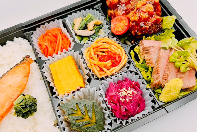 美味しい生活『肉食創色』-鮭の塩焼き（A5カルビステーキと黒酢唐揚げ）