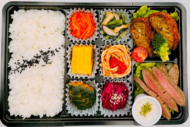 美味しい生活『肉食創色』-牛たん焼と国産牛100％メンチカツ