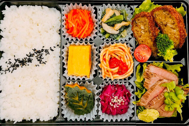 美味しい生活『肉食創色』-黒毛和牛A5カルビステーキと国産牛100％メンチカツ
