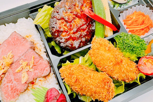 美味しい生活『肉食創色』-やわらかハンバーグ（黒毛和牛ローストビーフ＆広島産大粒カキフライ）