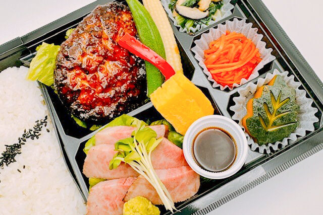 美味しい生活『肉食創色』-やわらかハンバーグ（黒毛和牛A5カルビステーキ）