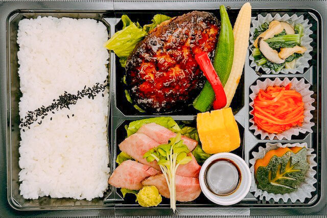 美味しい生活『肉食創色』-やわらかハンバーグ（黒毛和牛A5カルビステーキ）