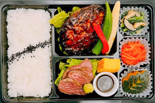 美味しい生活『肉食創色』-やわらかハンバーグ（牛ハラミステーキ）