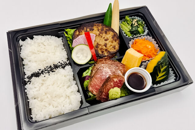 美味しい生活『肉食創色』-やわらかハンバーグ（牛ハラミステーキ）