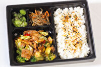 にくとごはん-【にくとごはん】豚焼肉と野菜のみそ炒めと地中海野菜のグリル弁当