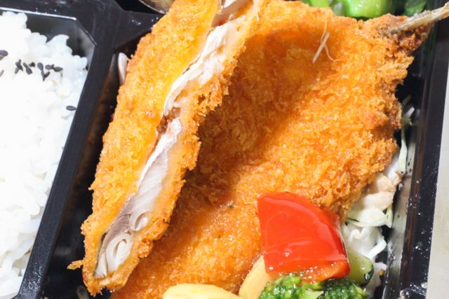 にくとごはん-【にくとごはん】ビック肉厚アジフライ〔お好み幕の内弁当〕