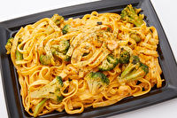 nina&#039;s deli catering-小海老のトマトクリームパスタ