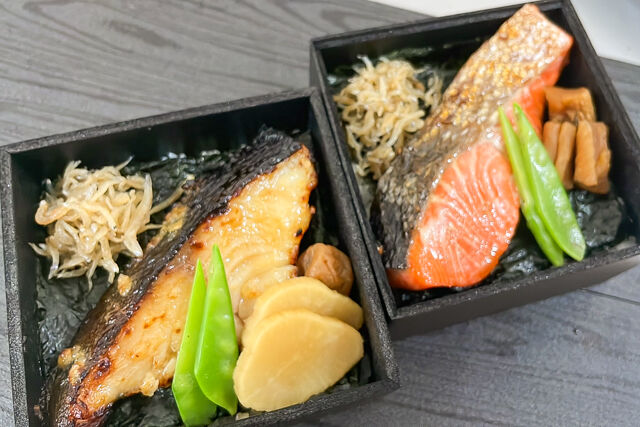 のり重 江戸屋-銀鱈西京焼きと塩鮭二段のり重