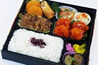 おばんざい あき-和牛焼肉とエビチリ弁当（NO.113）