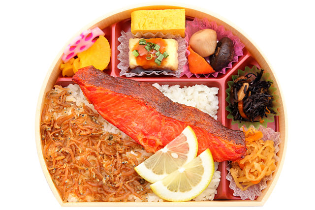 おばんざい 坊 の 銀カレイのみりん焼き弁当 ごちクル お弁当の配達 デリバリー おばんざい 坊 の 銀カレイのみりん焼き弁当 ごちクル お弁当の配達 デリバリー