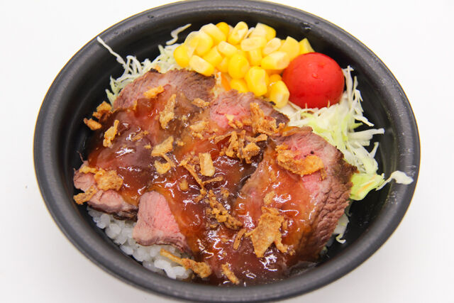 TOMYバラエティ丼／ミニ牛ザブトンステーキ