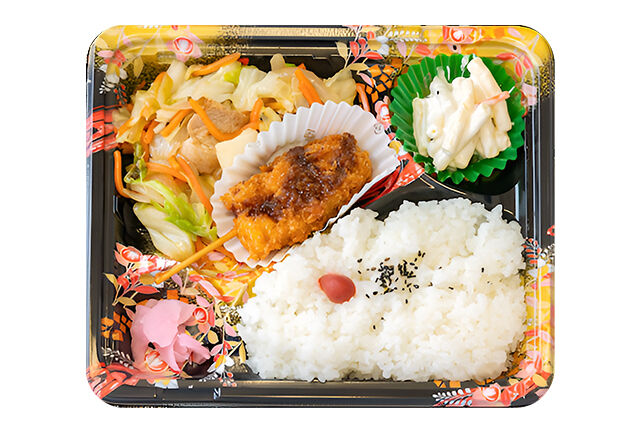 串カツ付き肉野菜炒め弁当