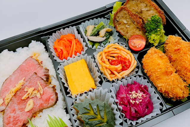おもてなし『縁讃』-広島産大粒カキフライと国産牛のメンチカツ（黒毛和牛ローストビーフ）