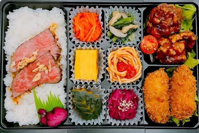 おもてなし『縁讃』-広島産大粒カキフライと黒酢唐揚げ（黒毛和牛ローストビーフ）