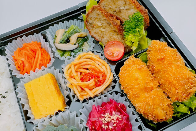 おもてなし『縁讃』-広島産大粒カキフライと国産牛のメンチカツ