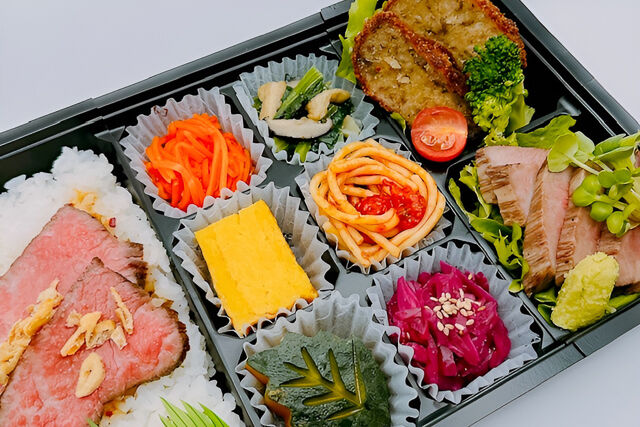 おもてなし『縁讃』-黒毛和牛A5カルビステーキと国産牛のメンチカツ（黒毛和牛ローストビーフ）