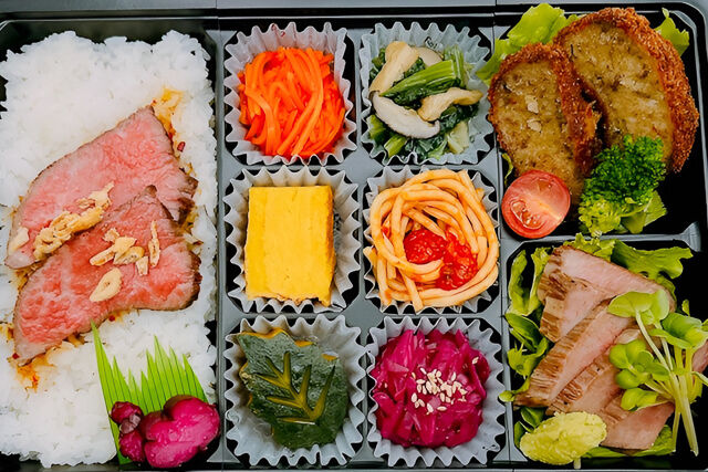 おもてなし『縁讃』-黒毛和牛A5カルビステーキと国産牛のメンチカツ（黒毛和牛ローストビーフ）