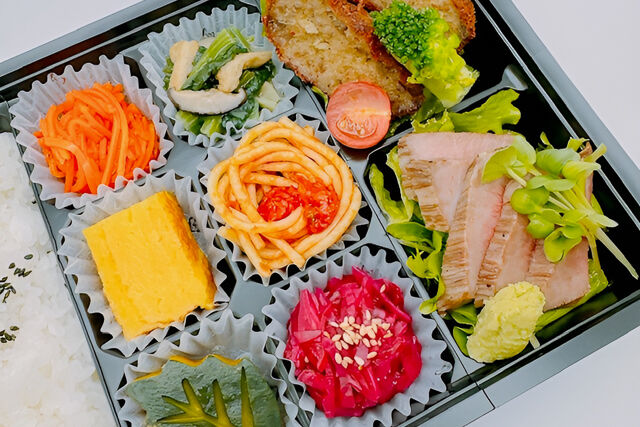 おもてなし『縁讃』-黒毛和牛A5カルビステーキと国産牛100％メンチカツ