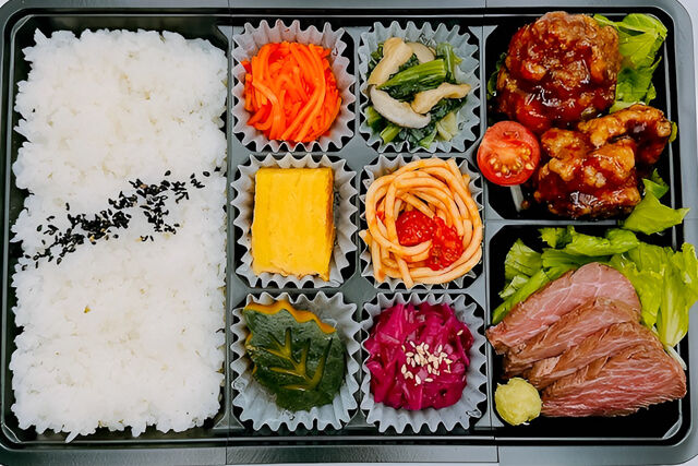 おもてなし『縁讃』-牛ハラミ焼肉と黒酢唐揚げ