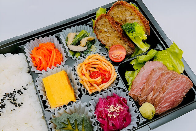 おもてなし『縁讃』-牛ハラミ焼肉と国産牛のメンチカツ