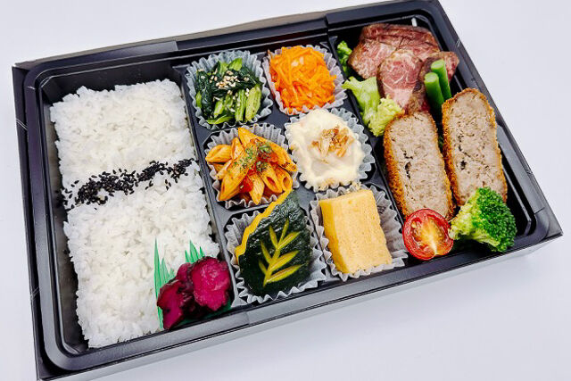 おもてなし『縁讃』-牛ハラミ焼肉と国産牛のメンチカツ