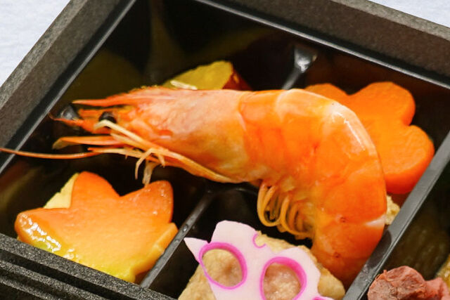 大坂はち福太閤さん-豪華鯛と筋子ちらし寿司鶏照焼焼鮭ローストビーフの二段重