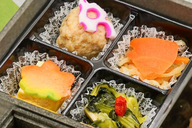 大坂はち福太閤さん-鯛筋子寿司名物牛しぐれ煮弁当