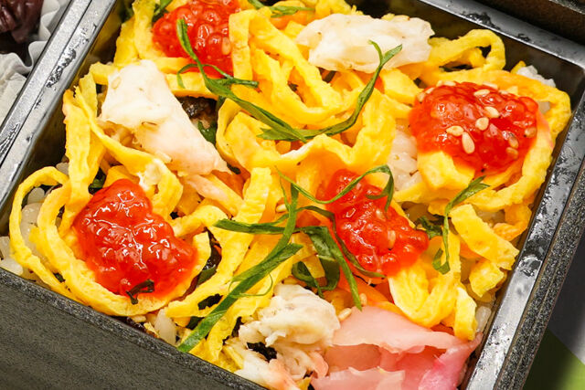 大坂はち福太閤さん-鯛筋子寿司名物牛しぐれ煮弁当