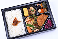 大阪手づくり弁当 はまよし-2種のおかずが楽しめる！豚野菜炒めとメンチカツ幕の内