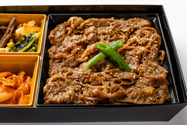 大阪焼肉・ホルモン ふたご-【熨斗対応可】黒毛和牛の焼肉弁当