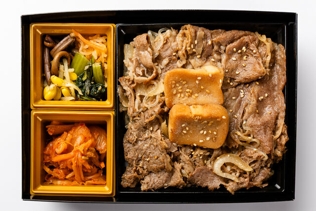 大阪焼肉・ホルモン ふたご-【熨斗対応可】【お茶付き】黒毛和牛のすき焼き弁当