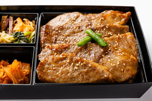 大阪焼肉・ホルモン ふたご-【熨斗対応可】黒毛和牛上カルビ弁当