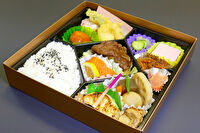 お届け料理 卓花-西京焼きと牛肉多め（国産）のお弁当