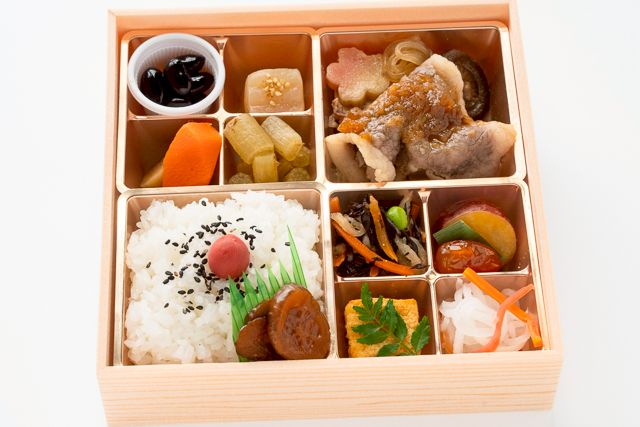 彩美庵 樂-raku--【熨斗対応可】おもてなし和菜膳‐黒毛和牛すき焼き‐