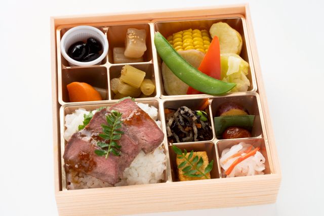 【熨斗対応可】おもてなし和菜膳～彩り蒸し野菜と柔らか牛ステーキ～