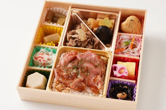 彩美庵 樂-raku--黒毛和牛Premium Queen's Beefすき焼きの和菜御膳～ローストビーフ重～