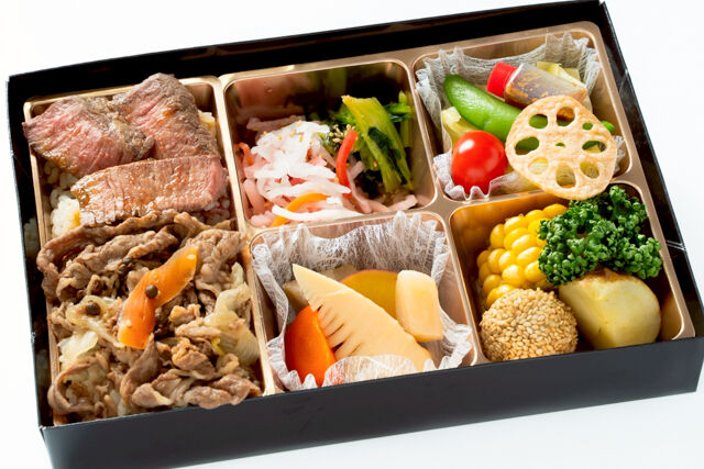 【2025夏限定】黒毛和牛Premium Beef牛ごぼう重とロース芯ステーキ 彩り懐石膳