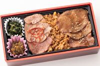 牛たん炭焼 利久（名古屋店）-牛たん彩丼弁当