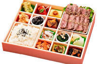 四季の味 莉匠庵-【熨斗対応可】牛ステーキと四季の惣菜12品御膳