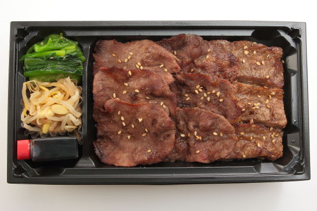 焼肉 龍華園-【肉増量】牛カルビ牛ほほ肉牛タン3種食べ比べ焼肉重