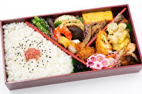 肉彩  栄-sakae--特製幕の内弁当