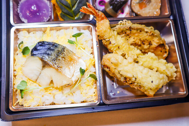 三種天ぷらの焼き塩鯖御飯