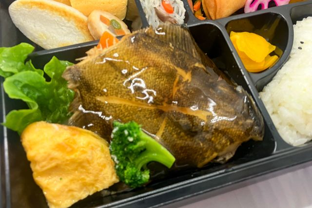 さくら-黄金カレイの煮つけ膳