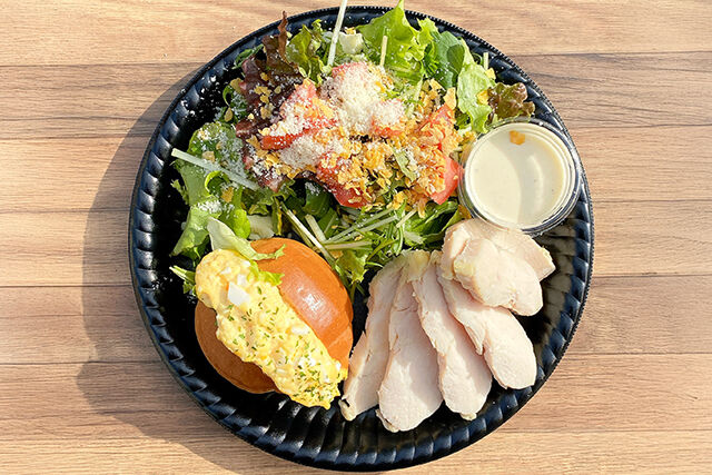 【サラダとサンド】低温調理チキン×シーザーサラダ×玉子サンド